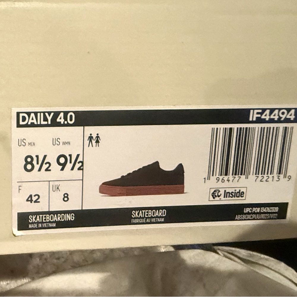 Adidas (SOLD ON EBAY) - Picture 2 of 6